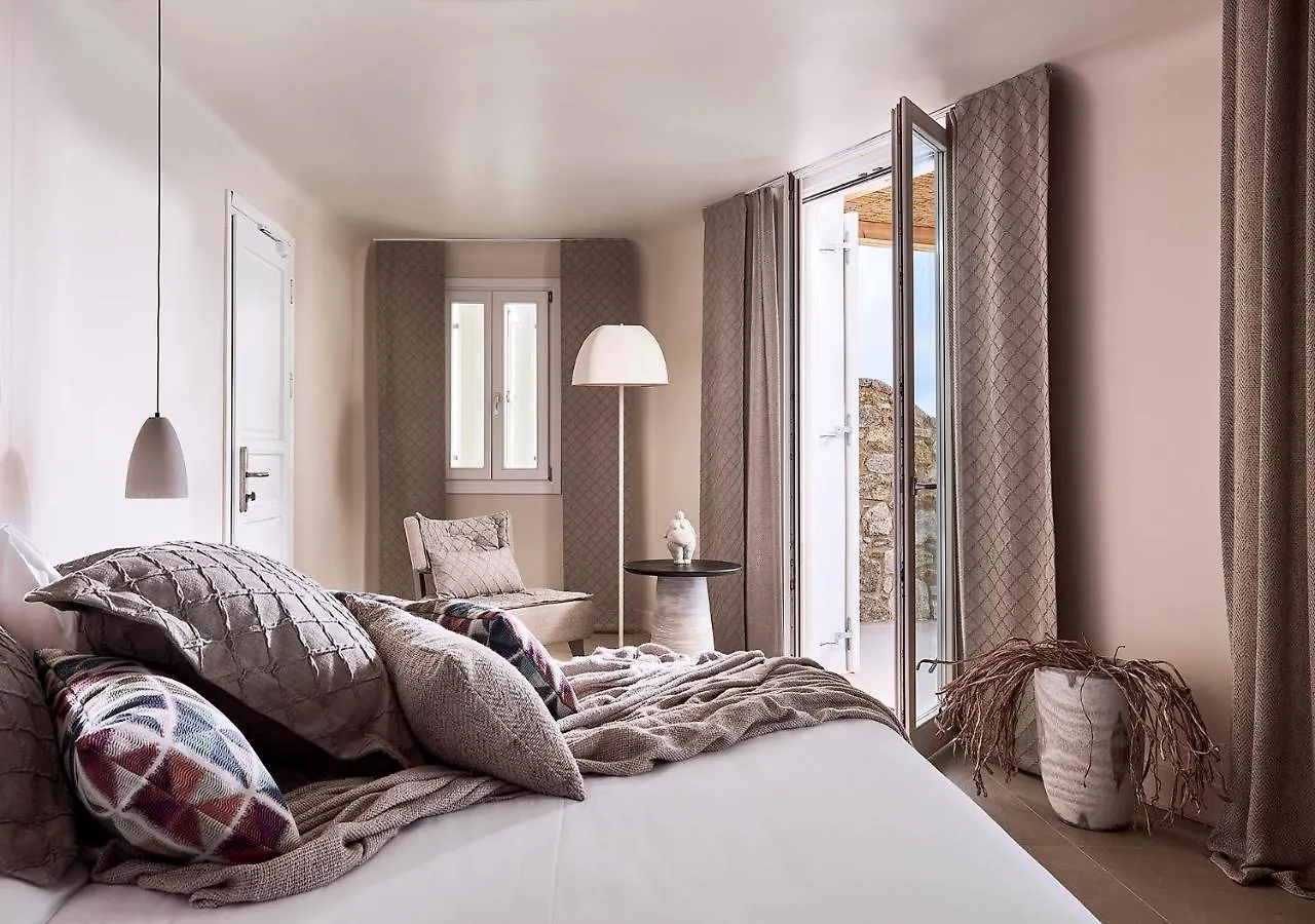 Amazon Mykonos Suites & Spa Agios Ioannis Diakoftis Hotel