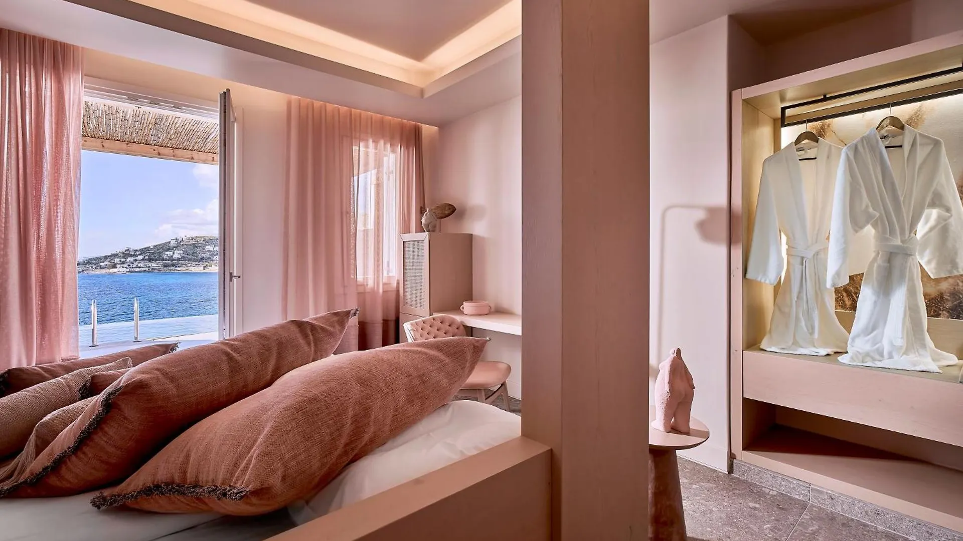 Amazon Mykonos Suites & Spa Agios Ioannis Diakoftis Hotel